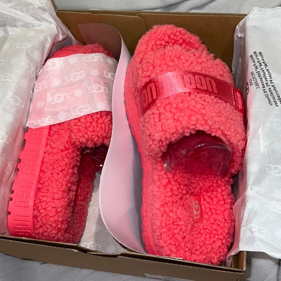 UGG Shoes - UGG size 7 fluffy slippers